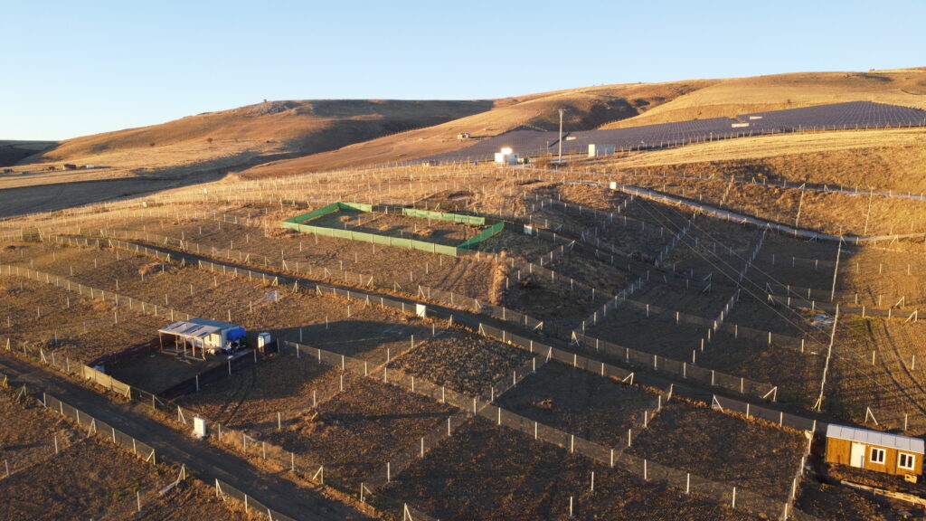 Enerji santralleri için Ankara drone çekimi, proje takibini kolaylaştırır ve yatırımcı sunumlarını güçlü görsellerle destekler.